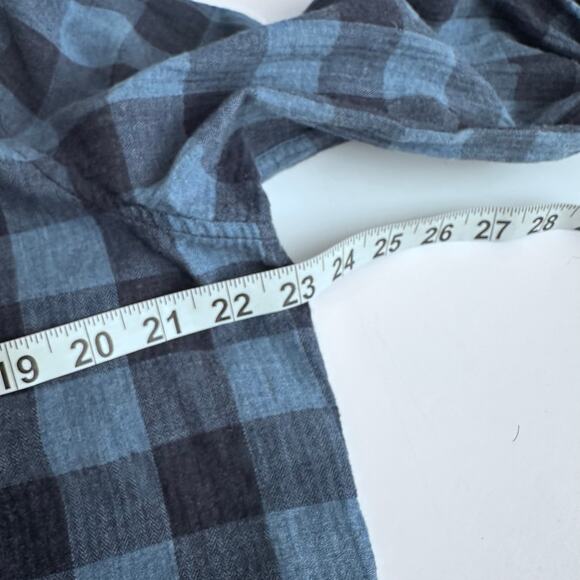 Travis Mathew BUTTON-UP flannel - Picture 7 of 9